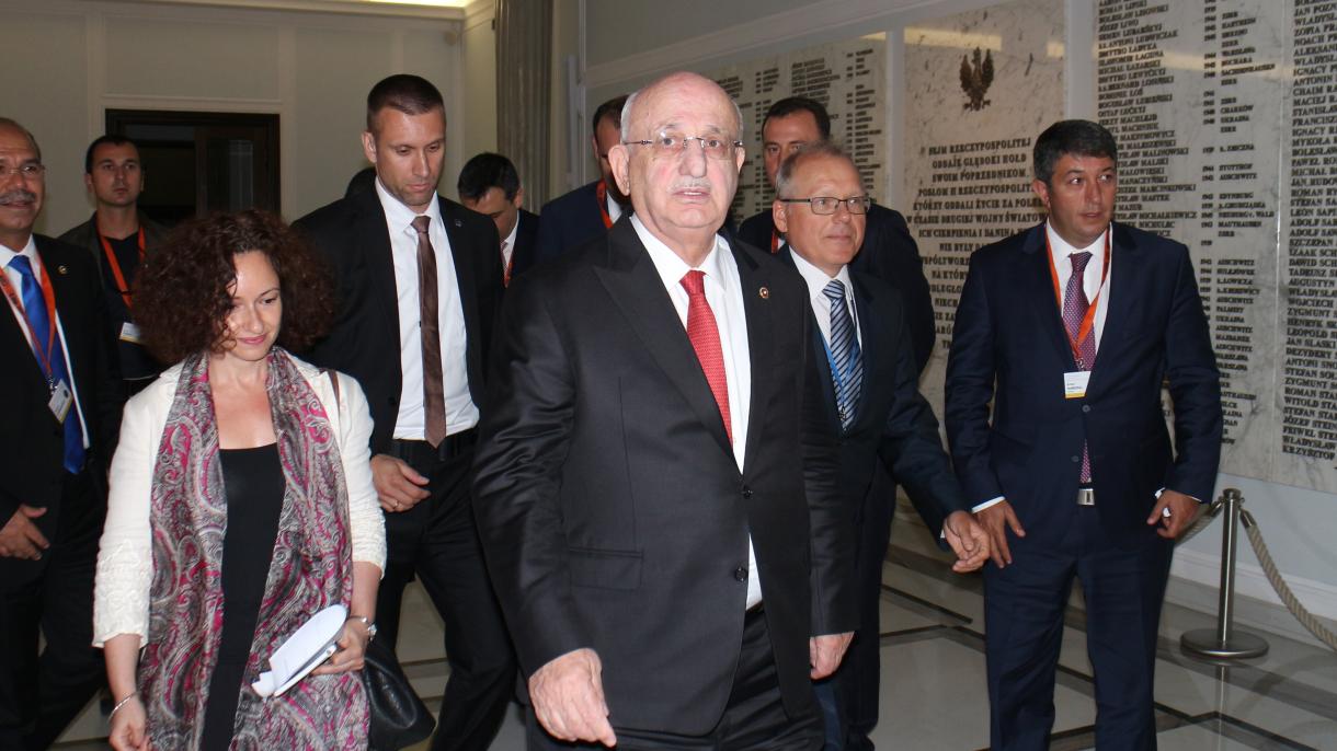 سفر رئیس مجلس ملی کبیر ترکیه به لهستان