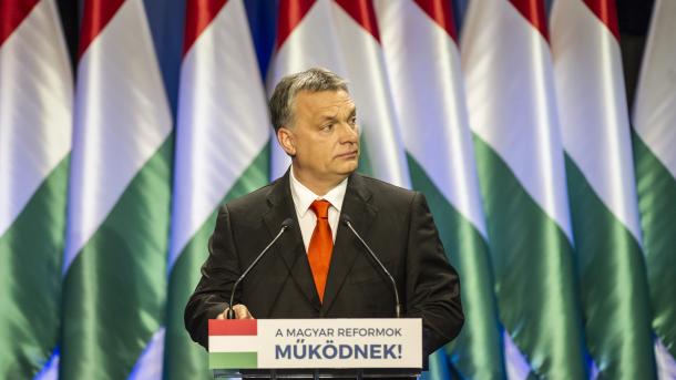 匈牙利人民抗议奉行反移民政策的总理欧尔班