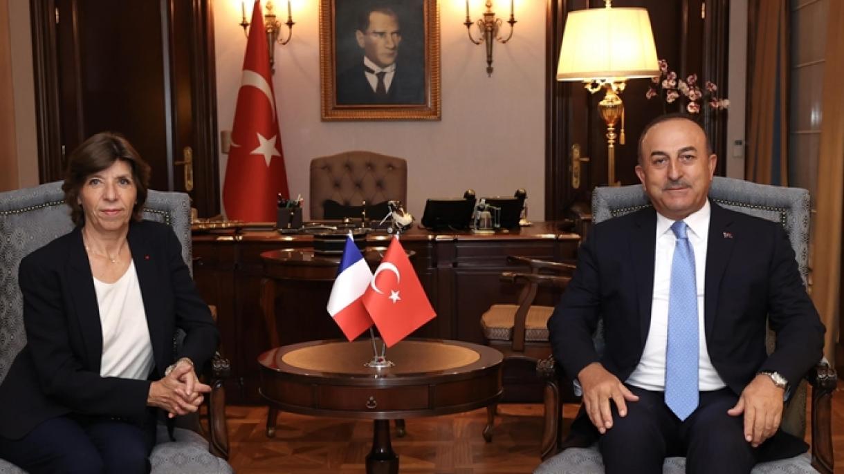 Türkiyä tışqı êşlär ministrı franśuz wazıyfadaşı belän söyläşte