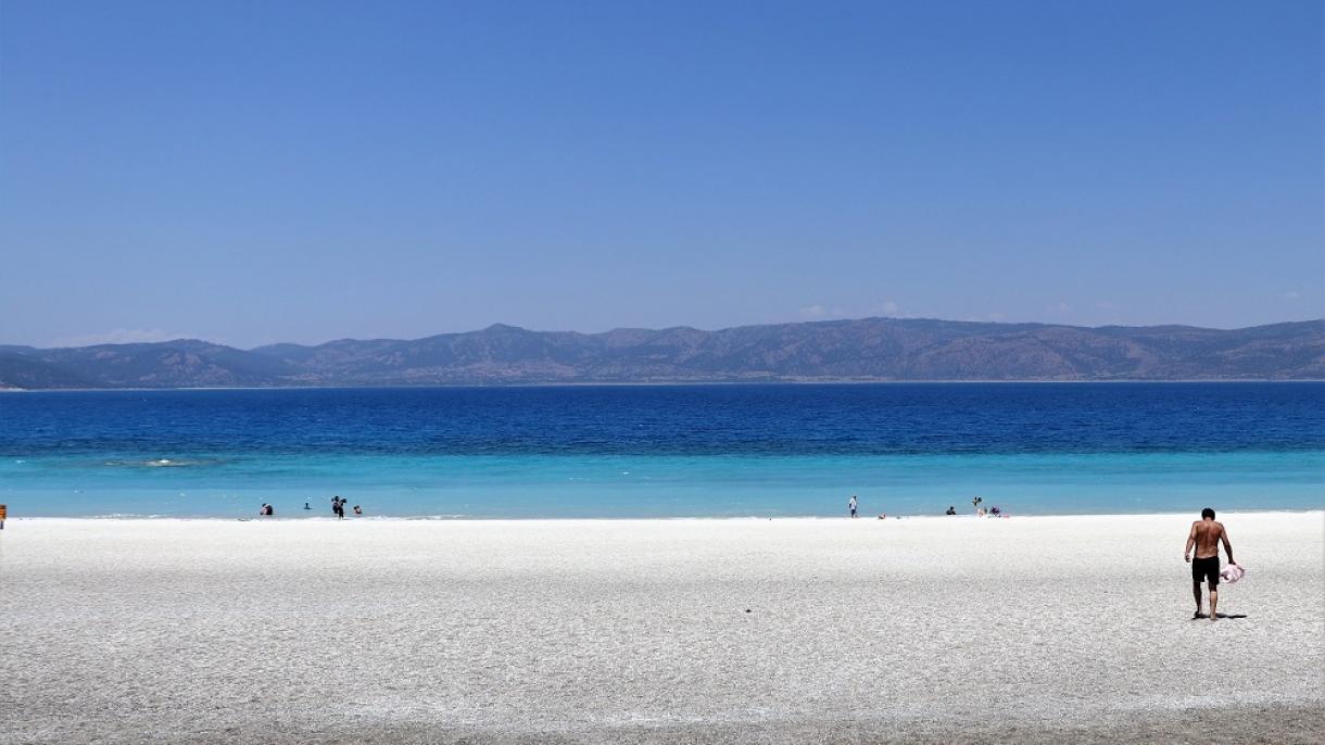 El lago Salda, las “Maldivas de Turquía”, ofrece una belleza espectacular