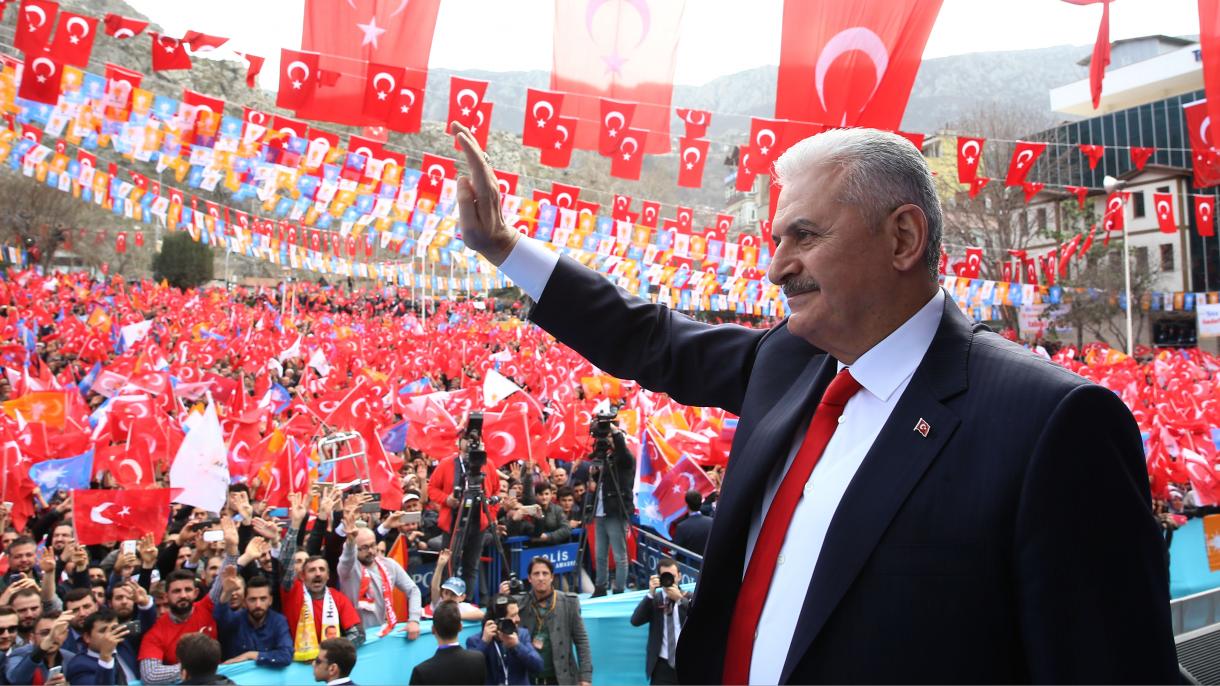 Yıldırım: "Dobbiamo modificare la Costituzione per il futuro della Turchia"