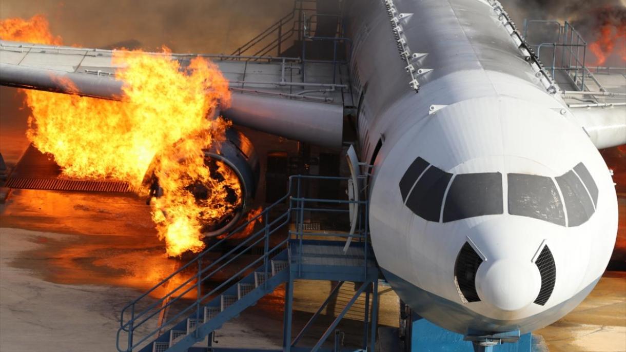 آتش‌سوزی هواپیما در باند فرودگاه در توکیو