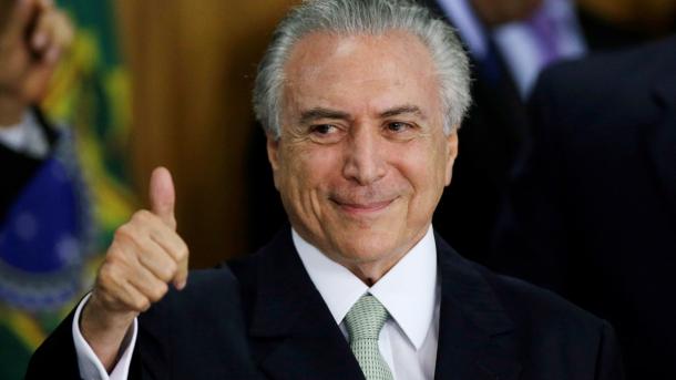 Michel Temer anuncia novo gabinete no Brasil