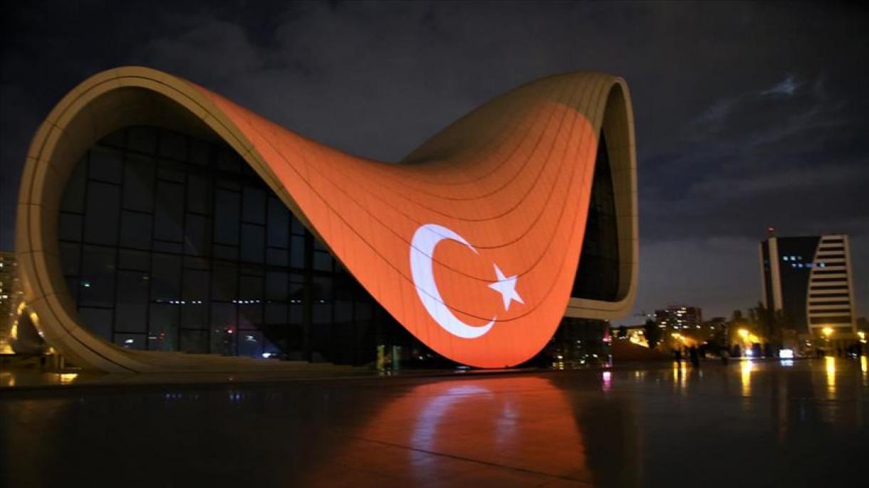 Török zaszló színeibe borult a haydar alijev központ és a bakui olimpiai stadion