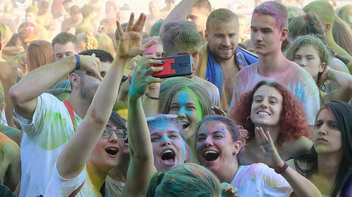 Serbiyada rənglər festivalı