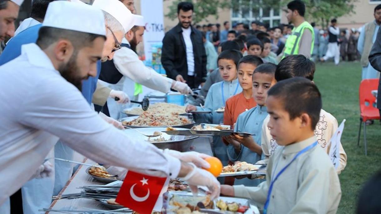 مهمانی افطار ترکیه برای کودکان یتیم افغانستان