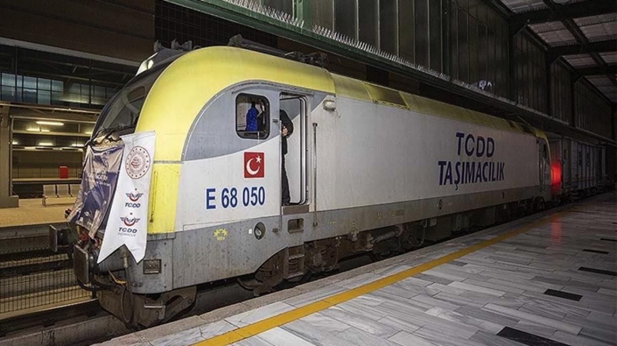 A Törökországból Kínába tartó első fuvarozó vonat érkezett Azerbajdzsánba