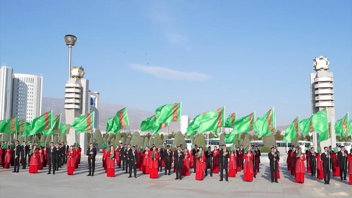 Aşkabat'ta Anayasa'nın Kabulü ve Milli Bayrak Günü Kutlandı (7).jpg