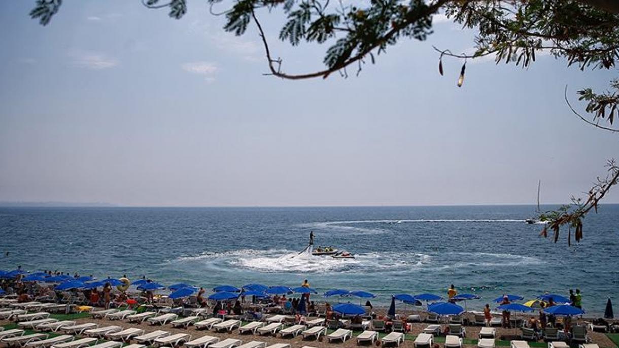 安塔利亚的蓝旗海滩数居世界首位