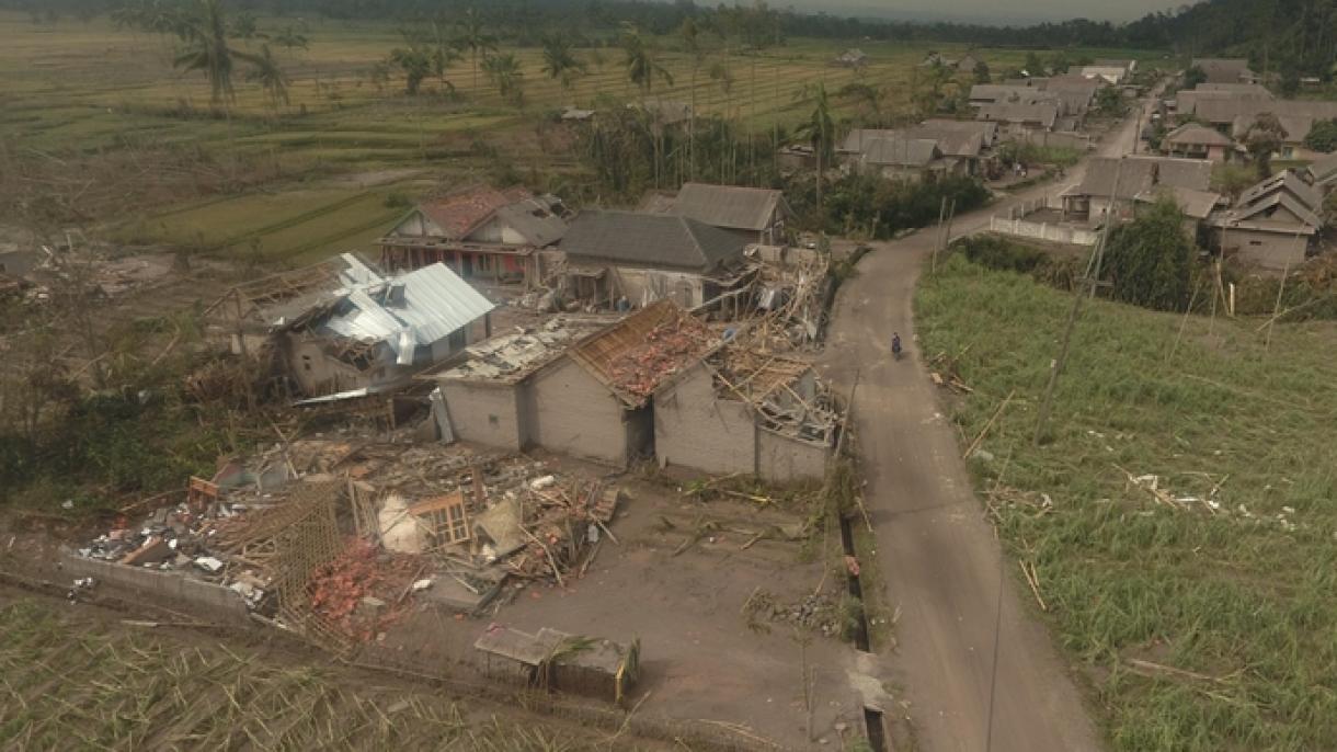 E' salito ad almeno 34 il bilancio delle vittime dell'eruzione del vulcano Semeru