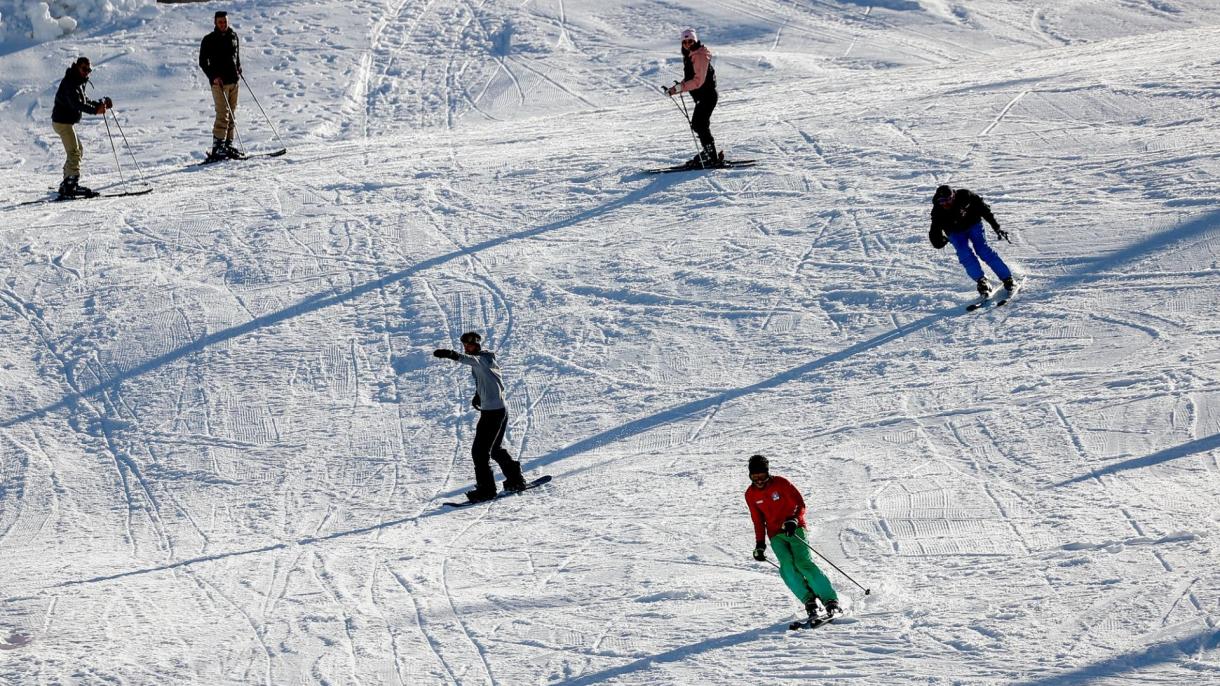 Skijalište u Antaliji atrakcija za turiste: Kupanje u moru i skijanje u istom danu