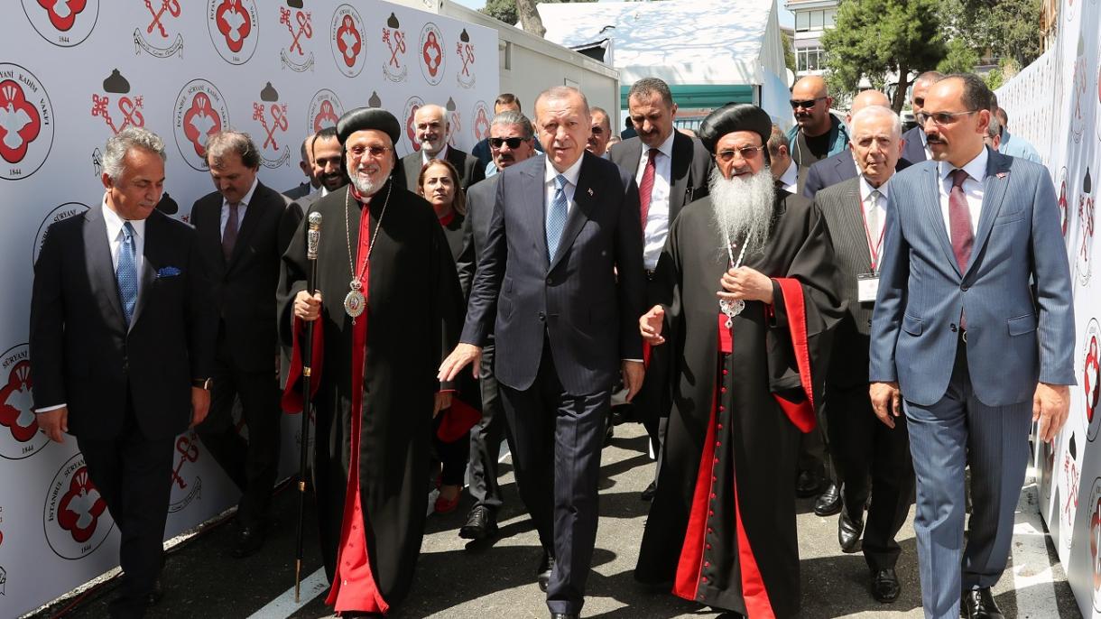 Erdogan pone primera piedra de iglesia asiria: “Las diferencias son nuestra riqueza más importante”