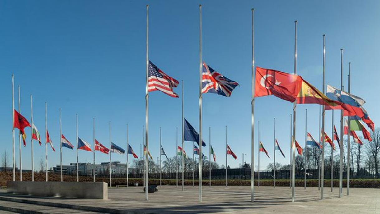 NATO Turkiya bilan birdamlik maqsadida bayroqlarni yarmiga tushirdi