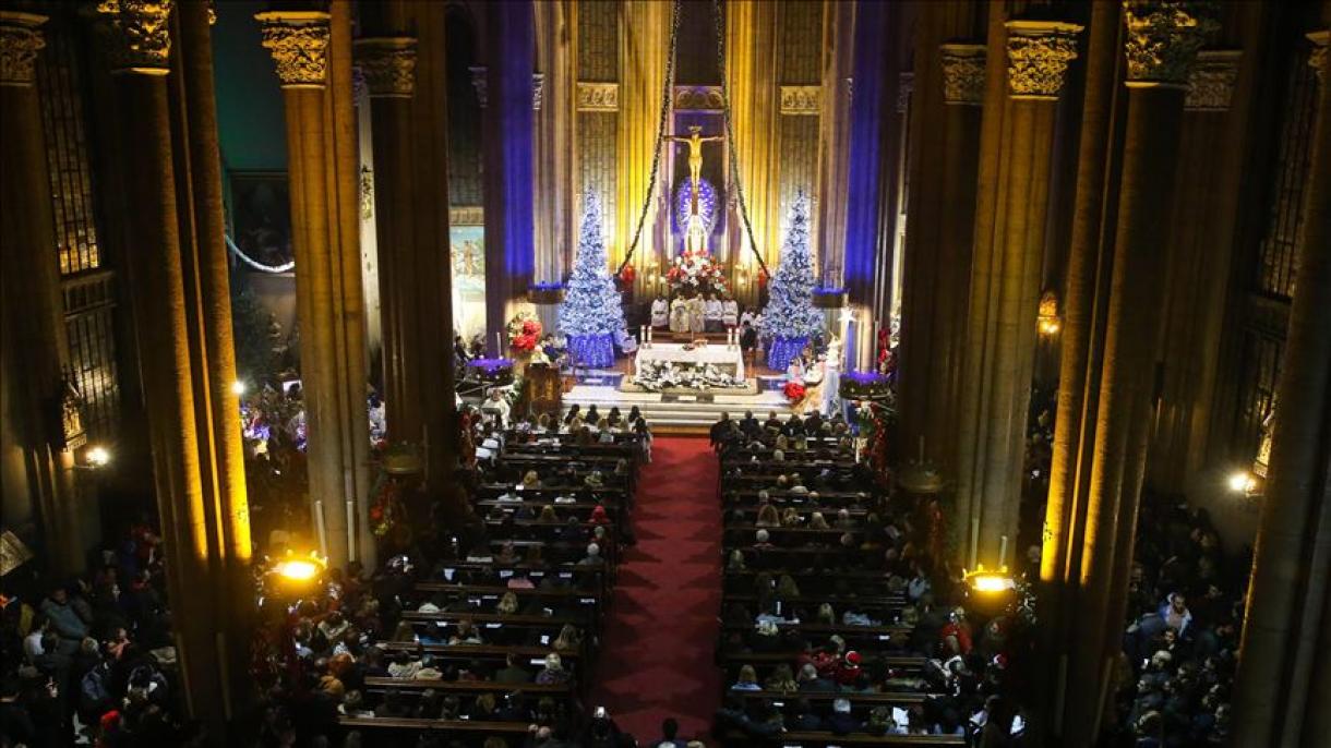 Se celebran misas de Navidad en diferentes ciudades turcas