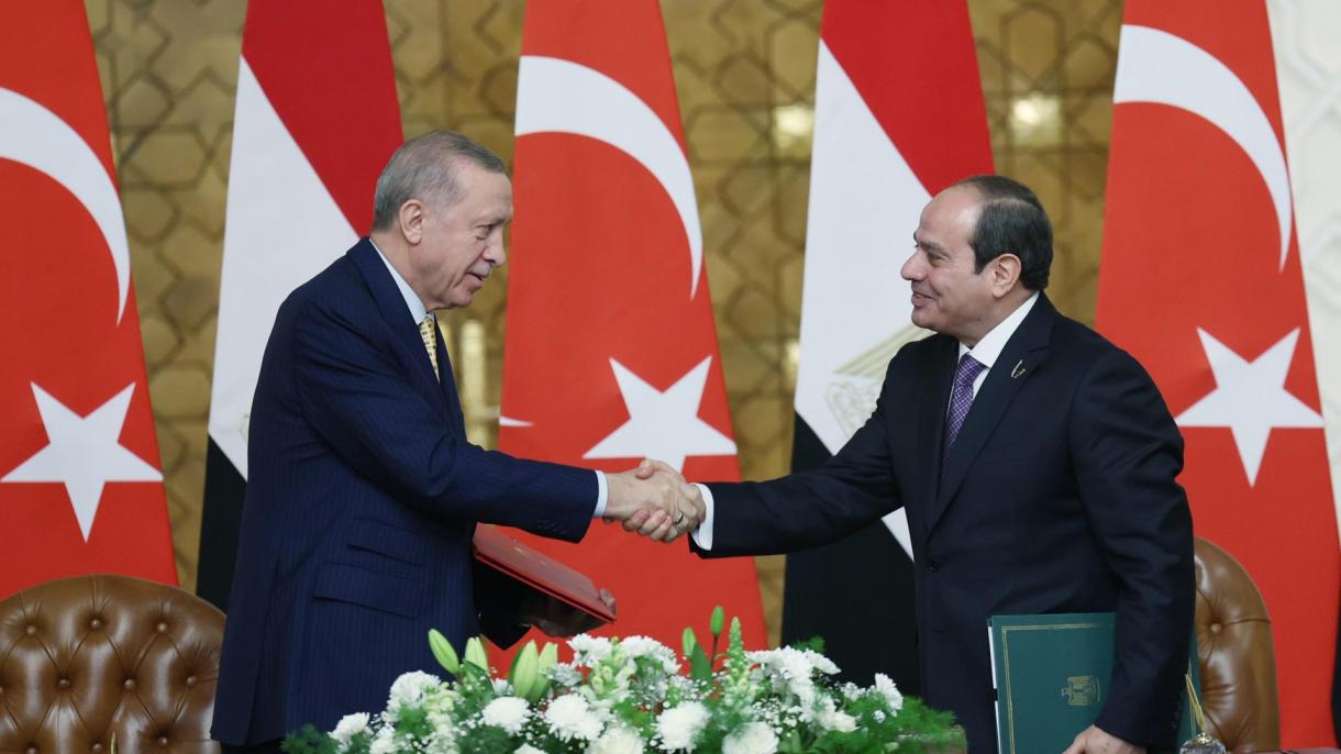Erdoğan az egyiptomi elnökkel tartott közös sajtótájékoztatót