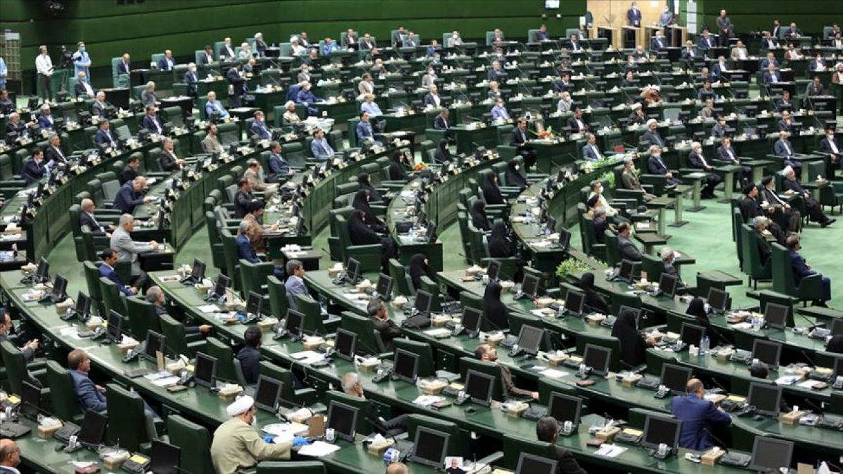 بودجه ایران به تصویب مجلس این کشور نرسید