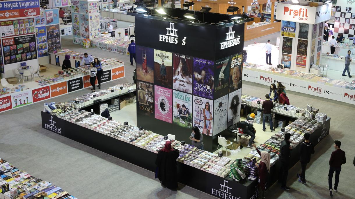 Se inaugura la Feria Internacional de Libro CNR