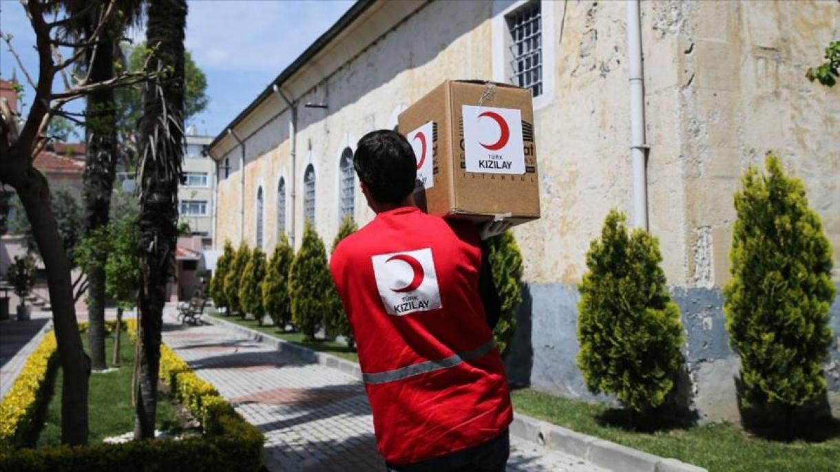 ترک ہلالِ احمر نے استنبول میں  آباد اقلیتوں میں امدادی  پیکجز تقسیم کیے