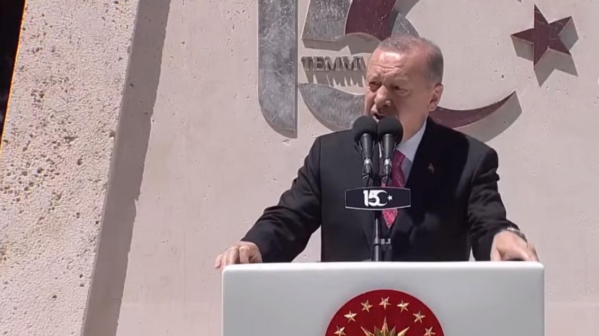 Erdogan: "15 de julho é o nome da vitória da lei sobre a falsidade"
