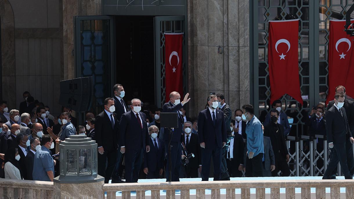 Erdoğan Taksim Cami Açılış.jpg