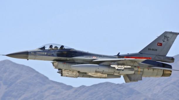 Αεροπορικές επιδρομές εναντίον της PKK στα βόρεια του Ιράκ
