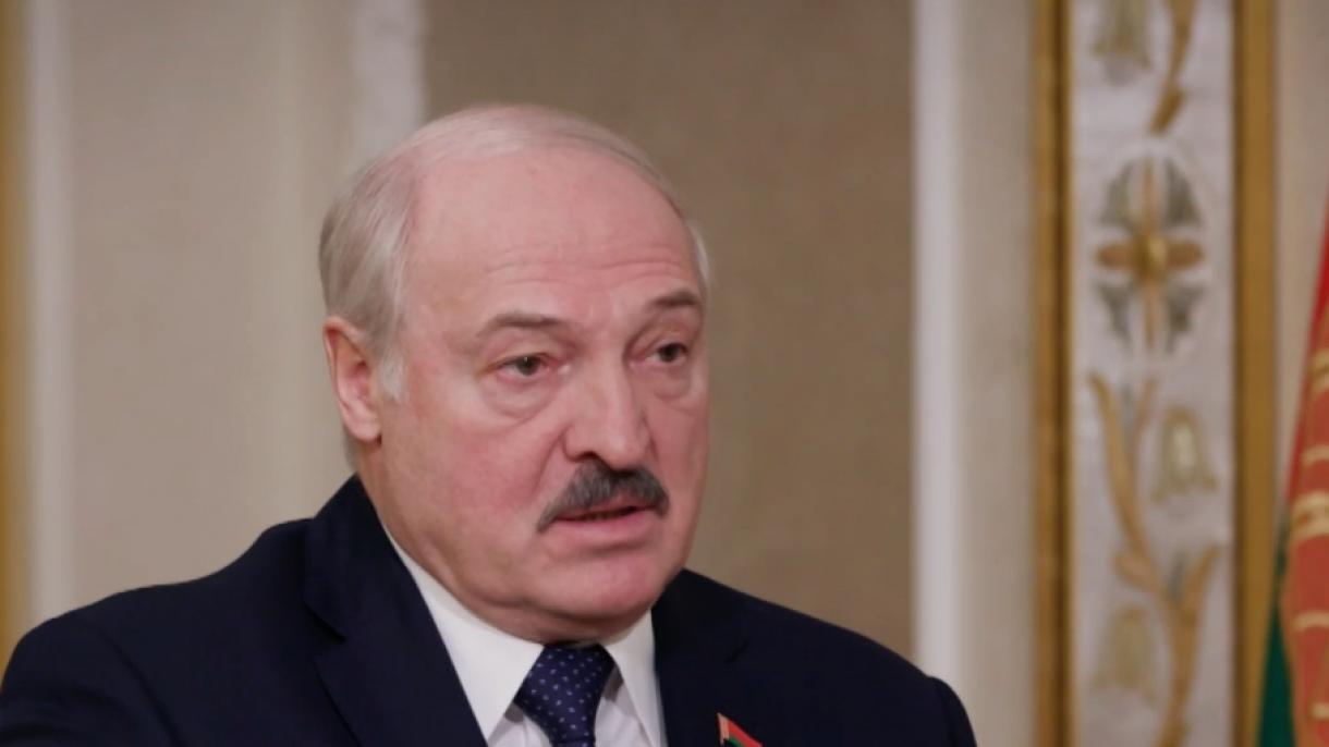 Белоруссиянын президенти Лукашенко ТРТга маек куруп берди