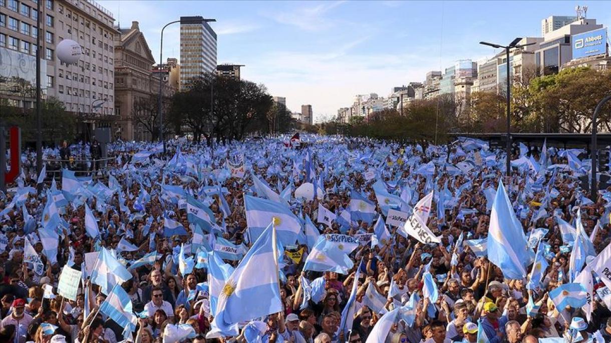 A “Marcha do Milhão” a favor da reeleição de Mauricio Macri na Argentina