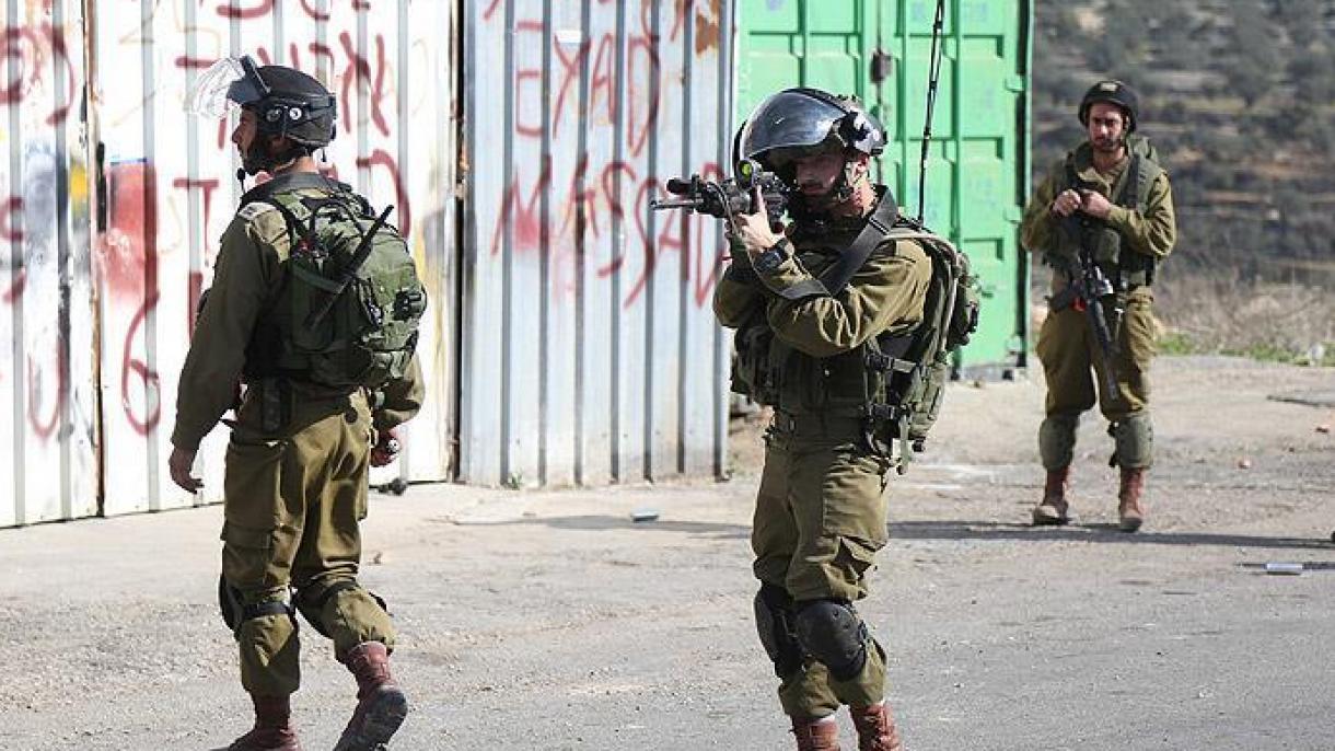 以军又突袭并拘留14名巴勒斯坦人
