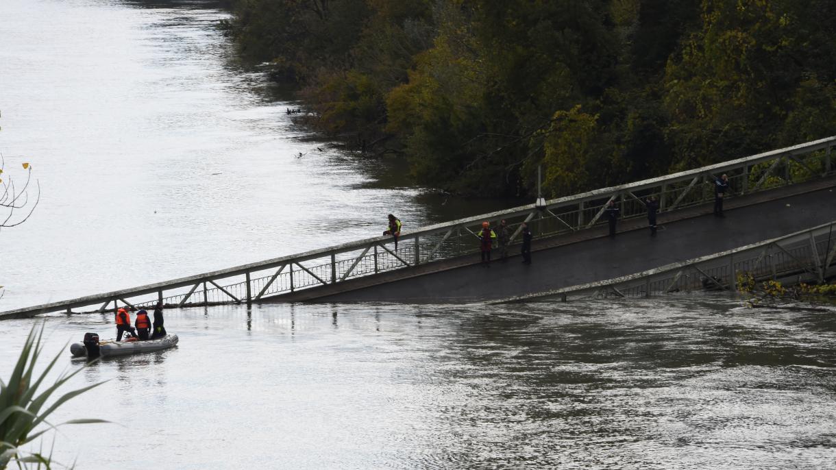 France: un pont s'effondre près de Toulouse, une adolescente est morte