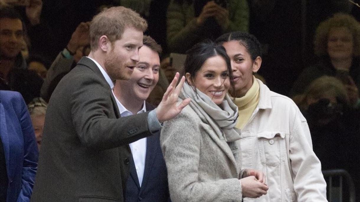 El príncipe Harry y Meghan Markle renuncian a ser miembros de la familia real