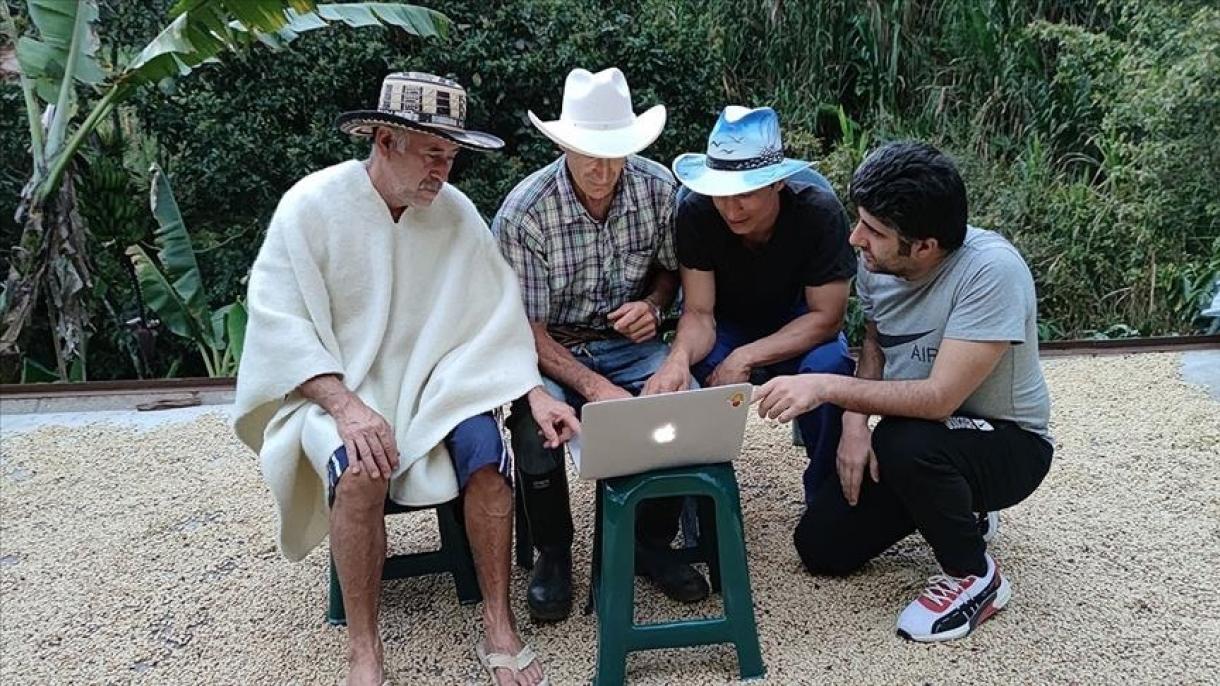 Cafeteros colombianos participan en votación del Concurso de las Mejores Fotografías del Año
