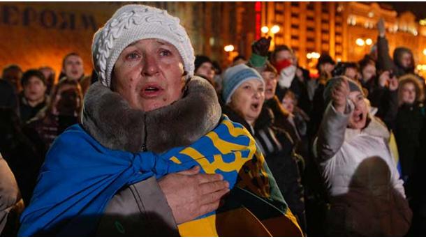 یوکرائن: روس مخالف مظاہرین نے روسی بینکوں پر حملہ کر دیا