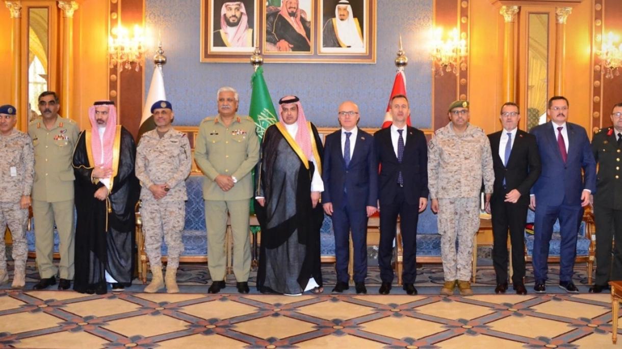 Riyadta öç yaqlı cıyılış uzdı