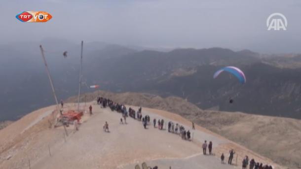 安塔利亚蹦极和滑翔伞旅游地-塔赫塔勒山