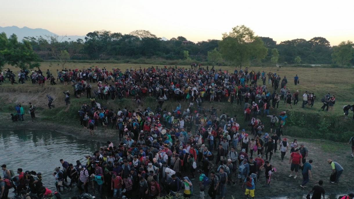 México contiene de nuevo a cientos de migrantes centroamericanos que viajan hacia Estados Unidos