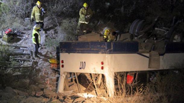 Pelo menos 10 mortos, 26 feridos após acidente de ônibus no México