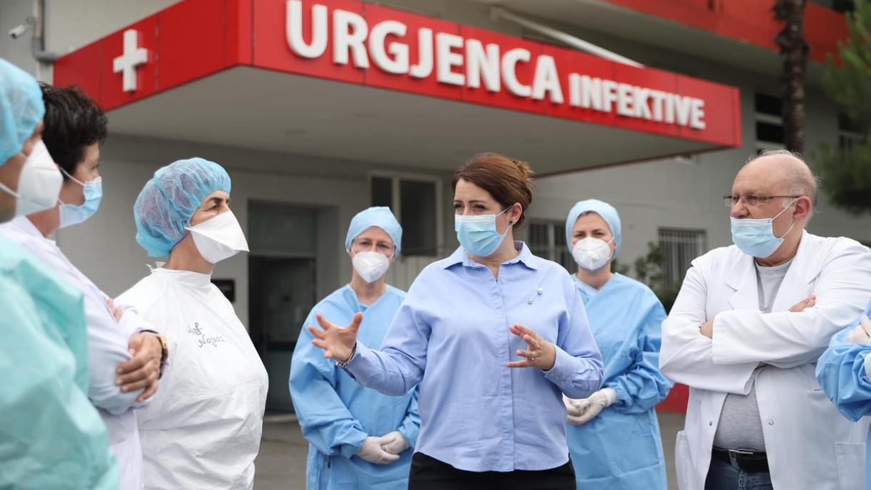 Rëndohet bilanci në Shqipëri, 2 të vdekur dhe 77 raste të reja me COVID-19