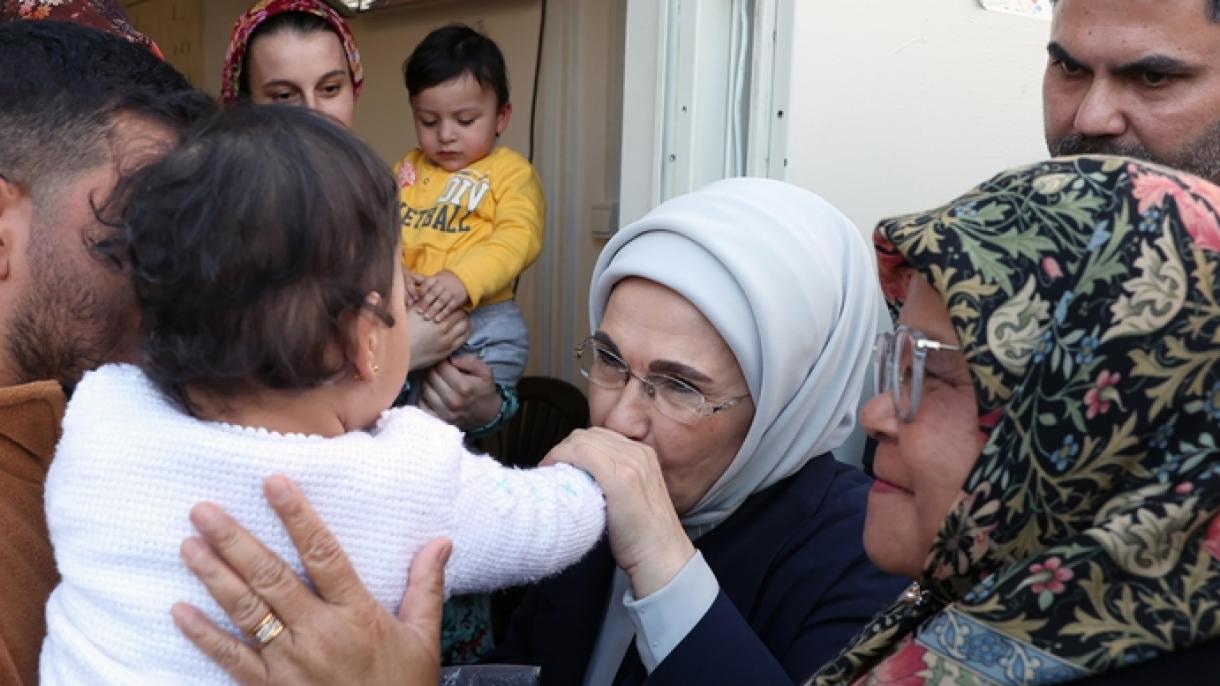 امینه اردوغان و مقام سازمان ملل از مناطق زلزله‌زده غازی‌عنتاب بازدید کردند‌
