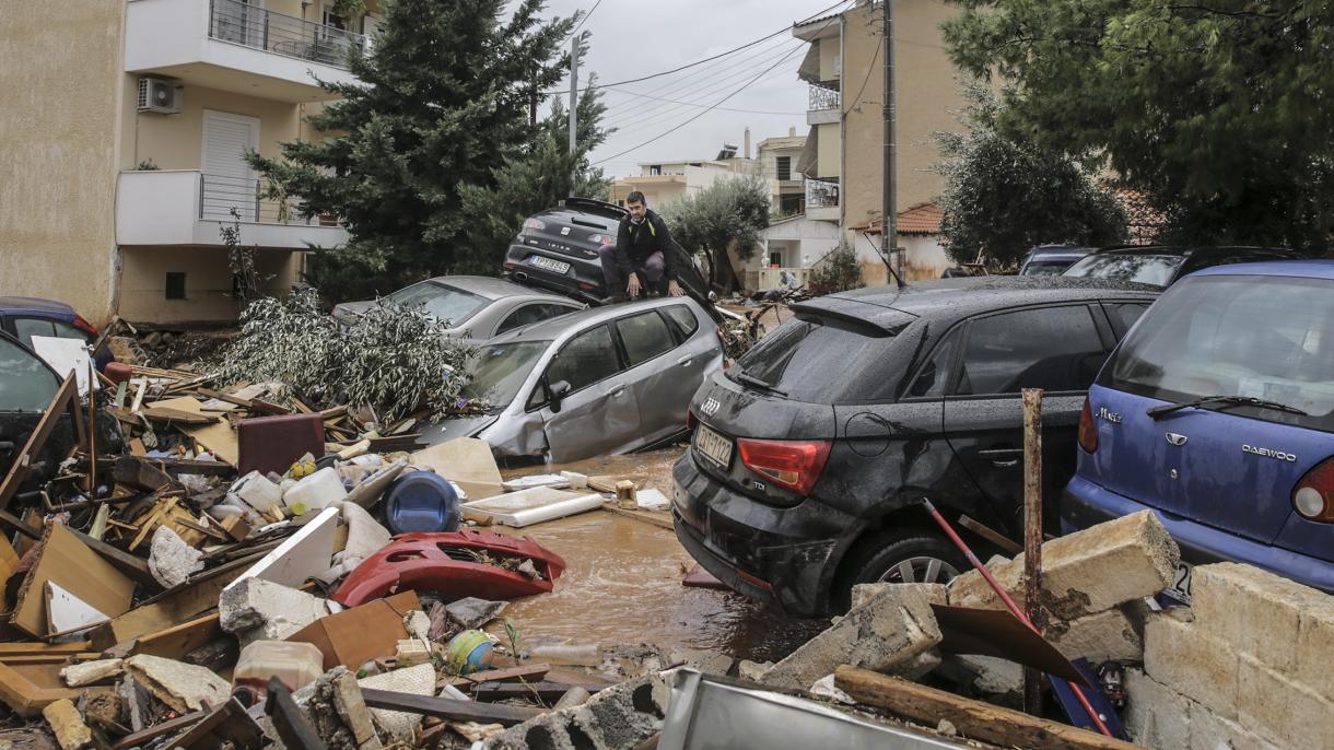 Grecia è in lutto per le vittime delle inondazioni