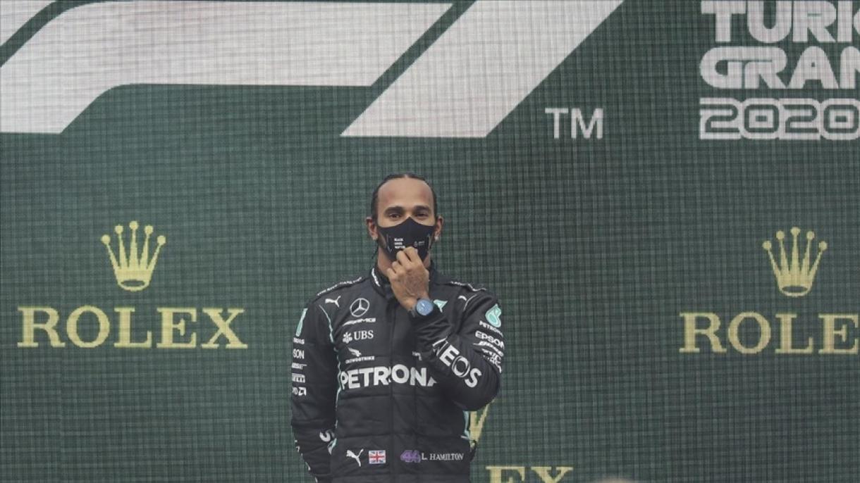 Hamilton rezulton pozitiv ndaj COVID-19