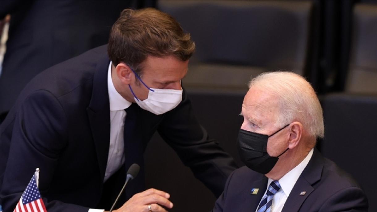 Telefonon egyeztetett Biden és Macron