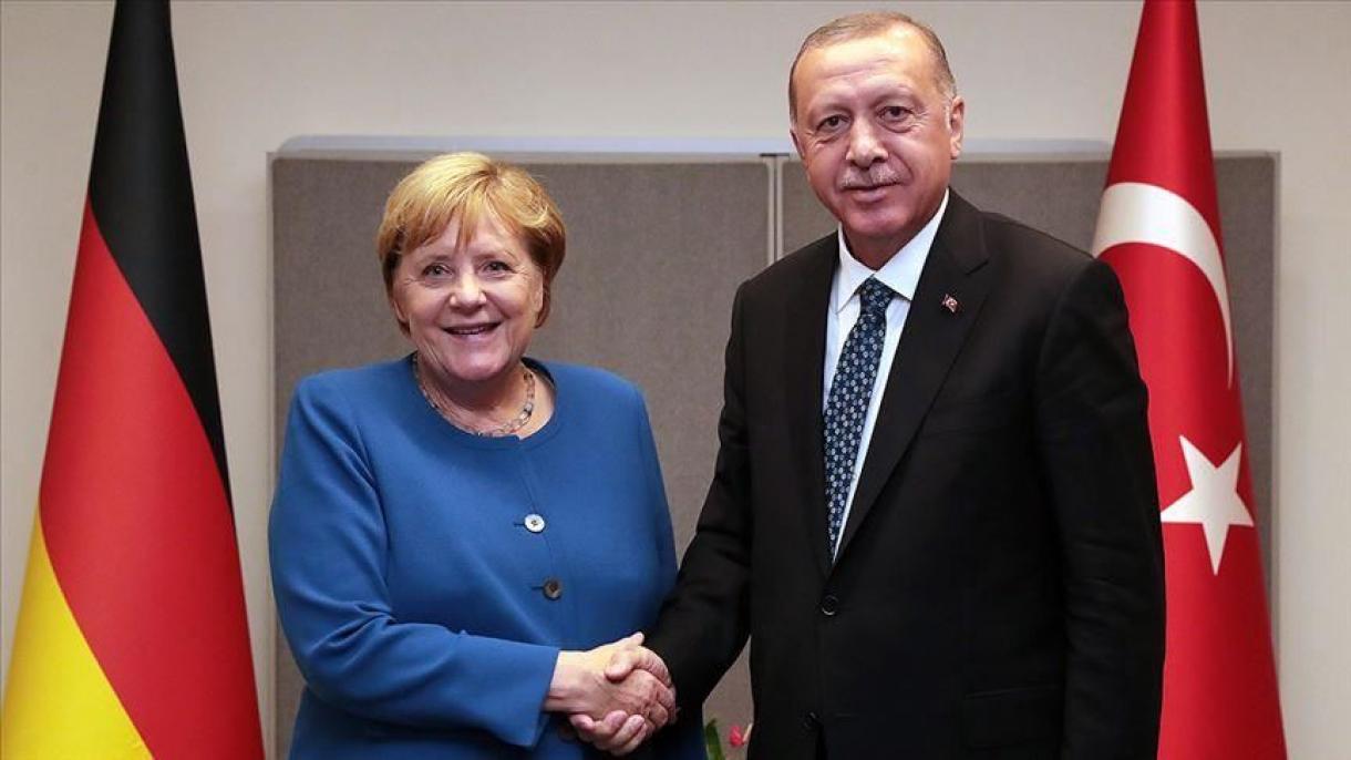 Rәcәb Tayyib Әrdoğan vә Angela Merkel  Şәrqi Aralıq dәnizindәki proseslәri qiymәtlәndiriblәr
