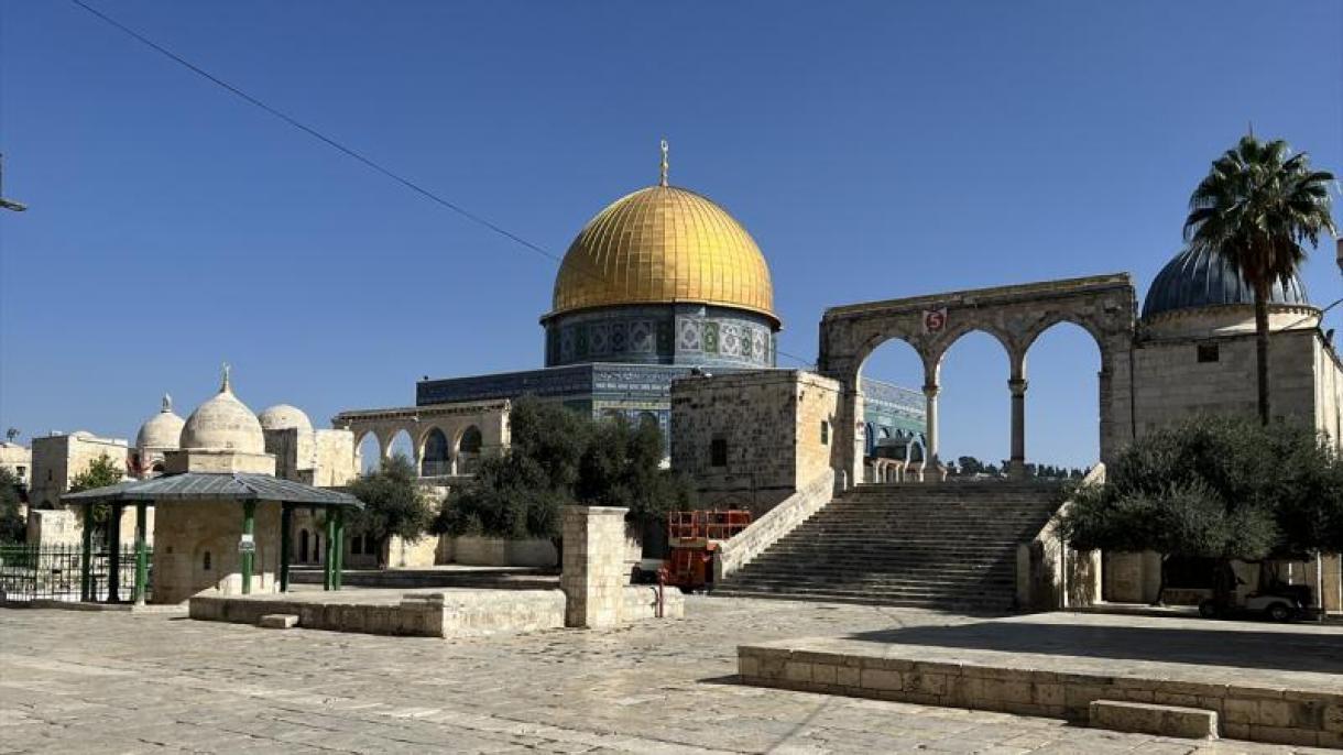 اسرائیلی سیکیورٹی فورسسز کی ناکہ بندی کے باعث مسجد اقصی نماز جمعہ کے وقت خالی رہ گئی