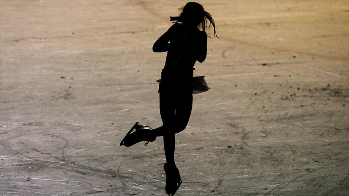 Turquía ocupa la primera posición en el torneo internacional de patinaje artístico