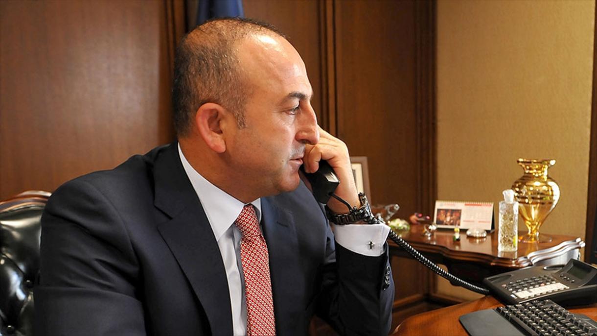 Çavuşoğlu fala por telefone com seus homólogos de Guiné e da França