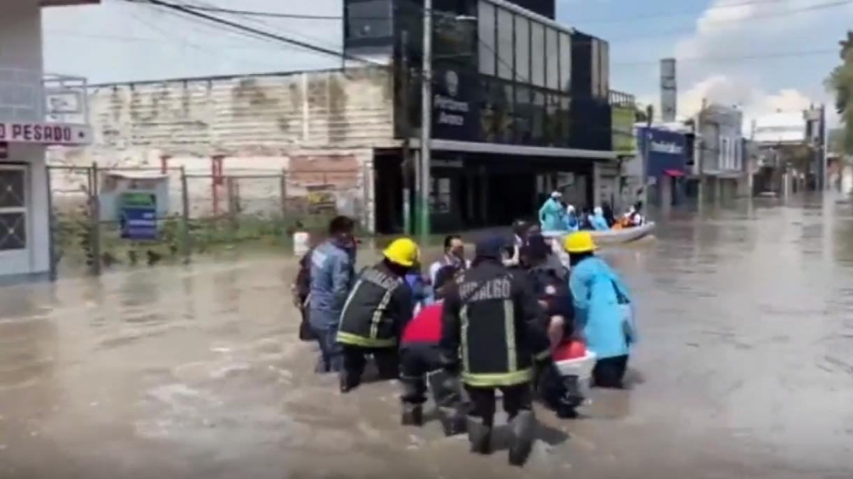 Áradások  miatt víz öntött el egy kórházat Mexikóban