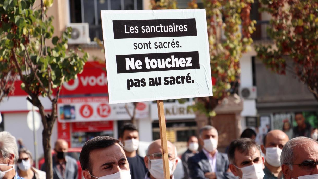 Turquie: la pseudo-caricature de Charlie Hebdo suscite de vives réactions