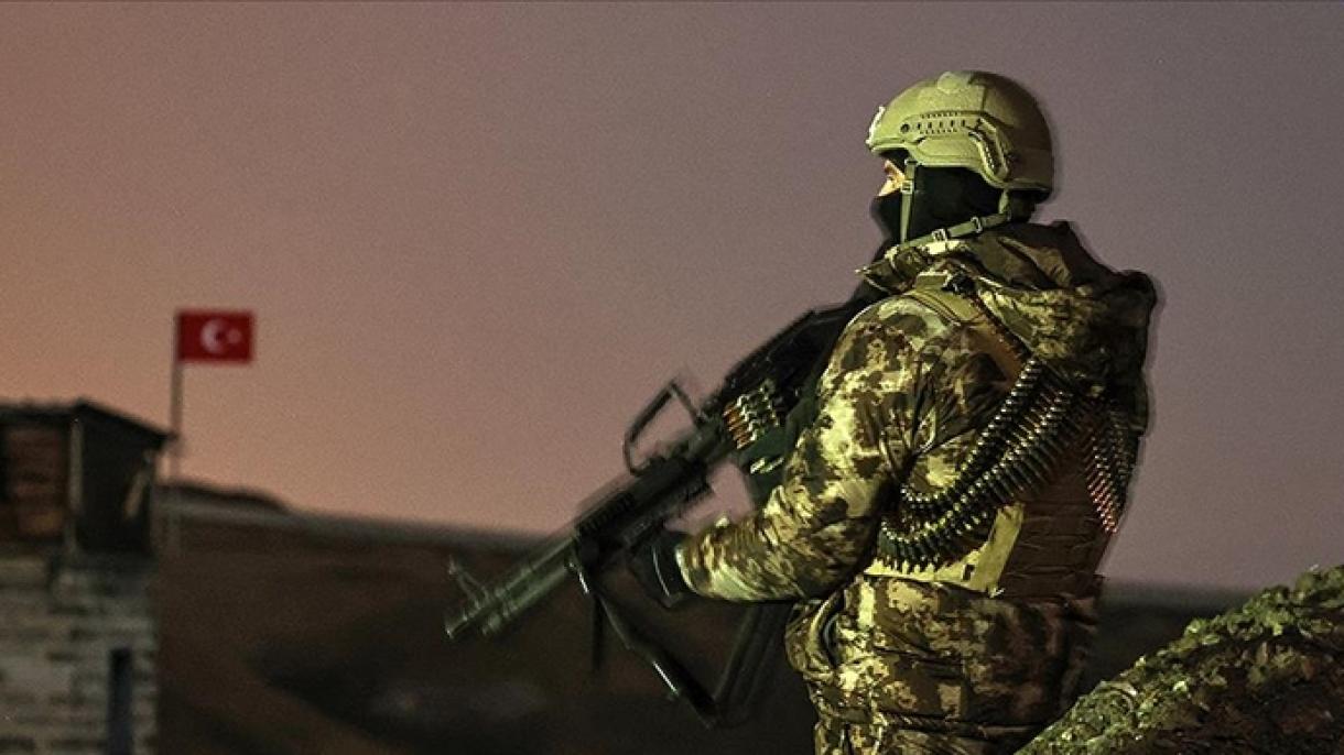 两名PKK恐怖分子向土耳其安全力量投降