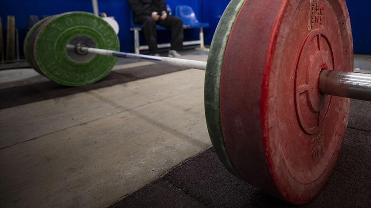 Awır atletika buyınça Dön’ya kubogında 2 altın medal’