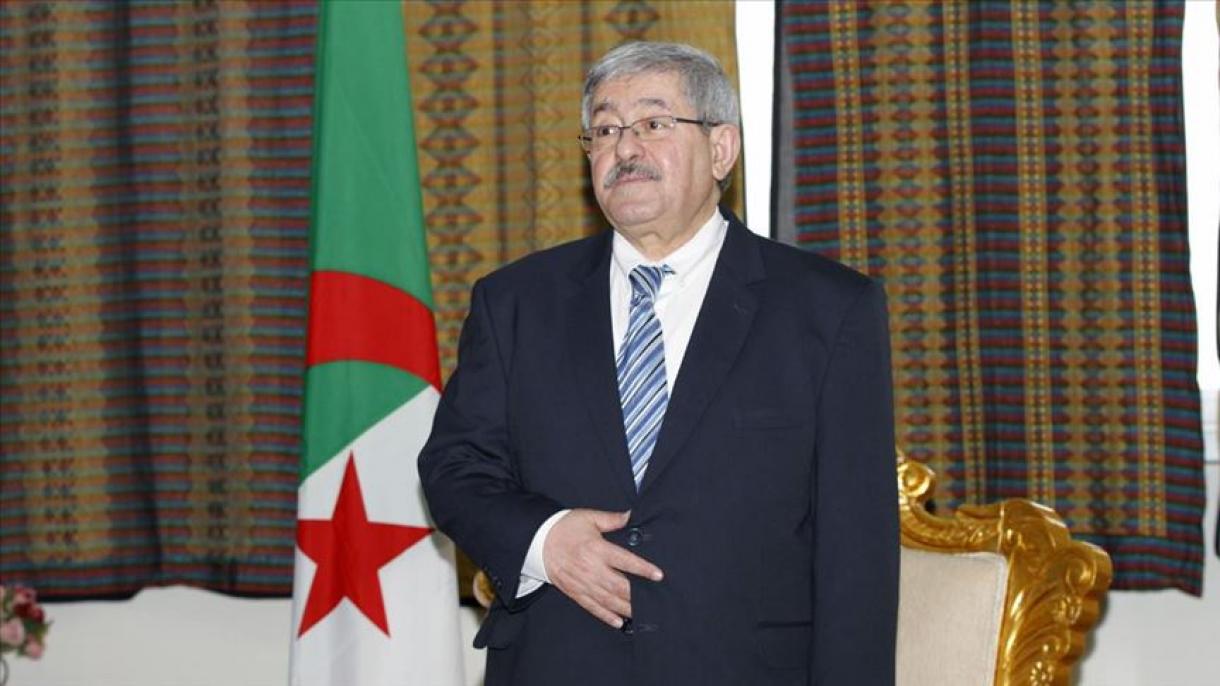 阿尔及利亚前总理及前交通部长被捕入狱